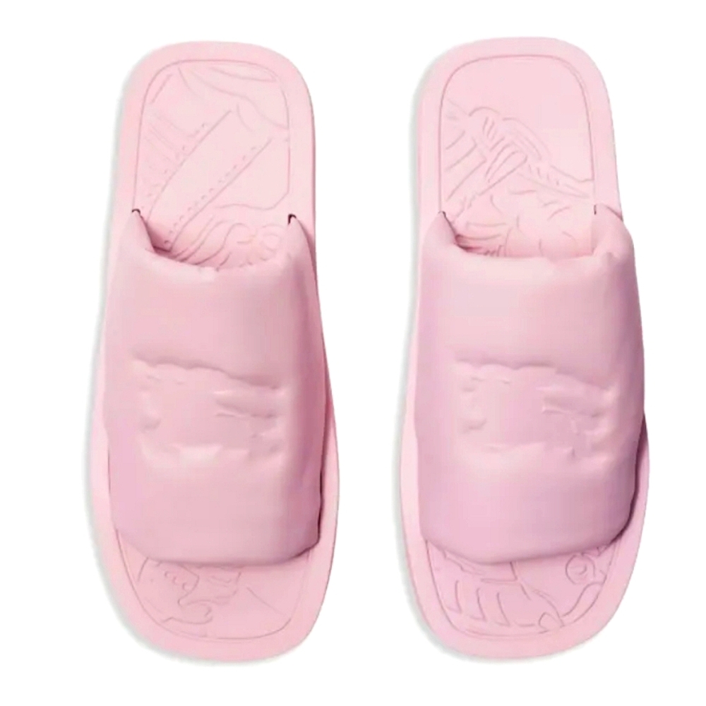 NIB BURBERRY SLIDES